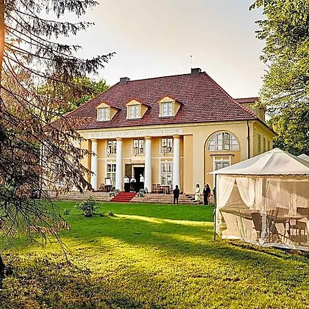 Hotel Palac Bazantarnia *