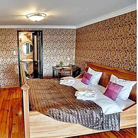 Palac Bazantarnia Hotel *