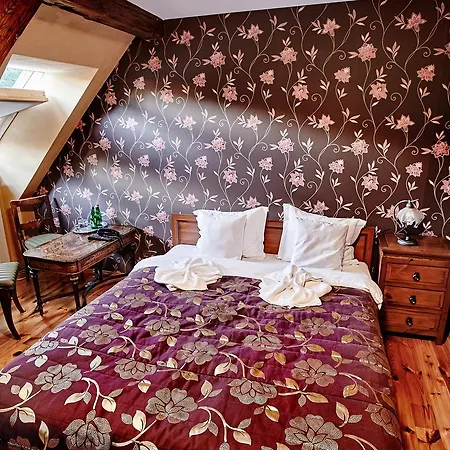 فندق Palac Bazantarnia بيشتنا