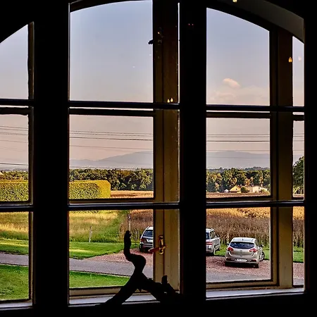 فندق Palac Bazantarnia