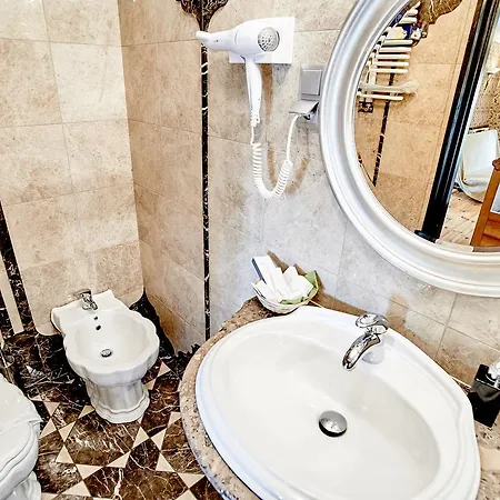 Palac Bazantarnia بيشتنا