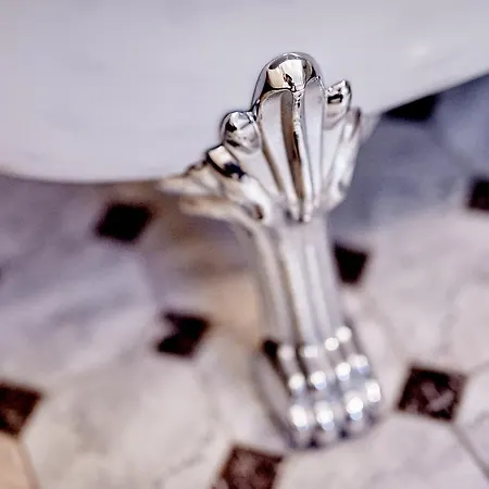 Palac Bazantarnia * بيشتنا