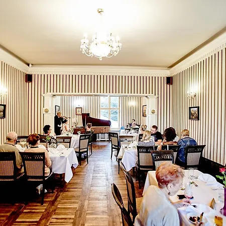 Palac Bazantarnia Pszczyna
