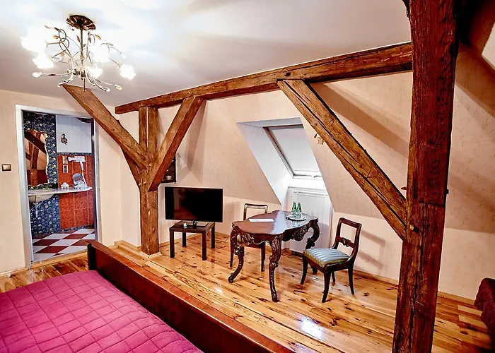 Palac Bazantarnia Hotel