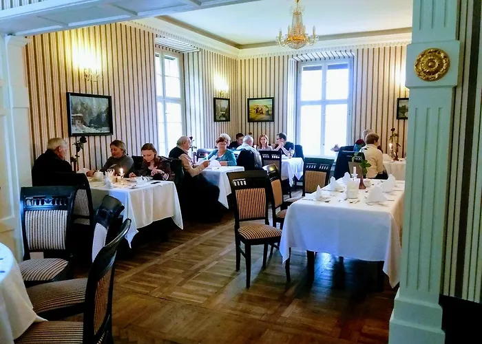 Palac Bazantarnia Hotel *